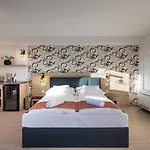 Hotel 171 3*